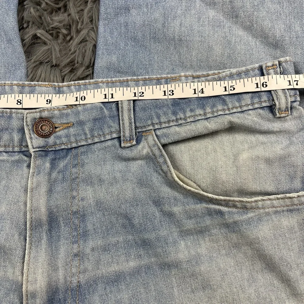Levis step into